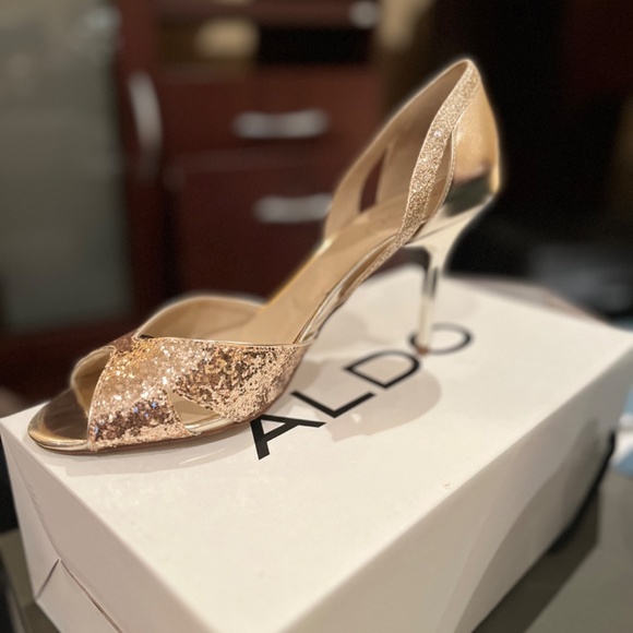 Gold Sequined Heels - Picture 7 of 9